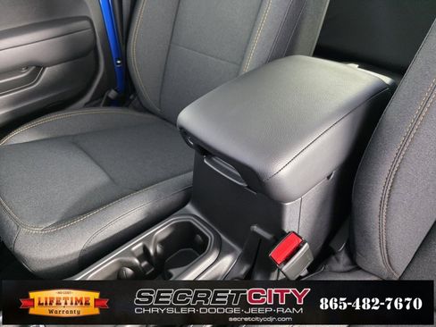 New 2025 Jeep Gladiator Sport image 25