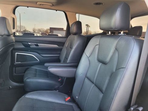 Certified 2022 Kia Telluride EX w/ EX Premium Package image 16