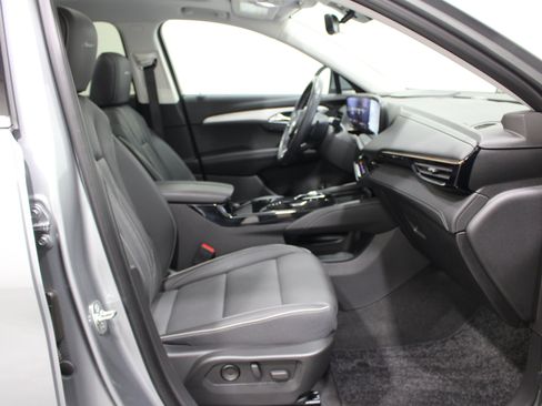Used 2025 Buick Envision Avenir AWD/4WD image 29
