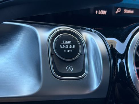 Certified 2022 Mercedes-Benz GLB 250 4MATIC image 26
