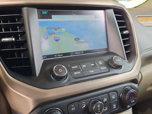 Used 2019 GMC Acadia Denali w/ Technology Package FWD image 18