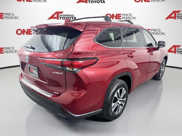 Used 2023 Toyota Highlander XLE AWD/4WD image 7