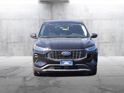 Used 2024 Ford Escape Active w/ Cold Weather Package image 4