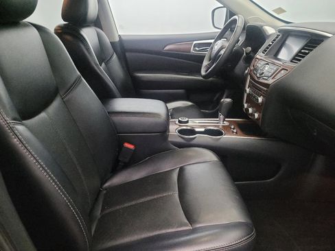 Used 2019 Nissan Pathfinder Platinum image 21
