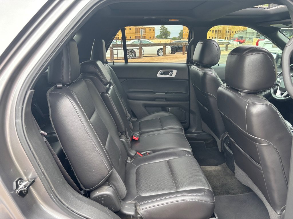Used 2014 Ford Explorer Limited w/ Equipment Group 301A AWD/4WD image 27