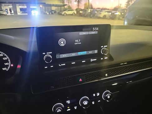 Used 2024 Honda Civic Sport image 10