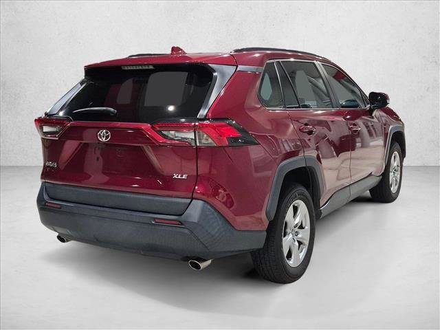 Used 2021 Toyota RAV4 XLE w/ Convenience Package FWD image 5