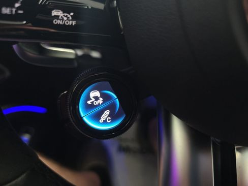 Used 2022 Mercedes-Benz EQS AMG 4MATIC w/ Exclusive Trim Package image 35