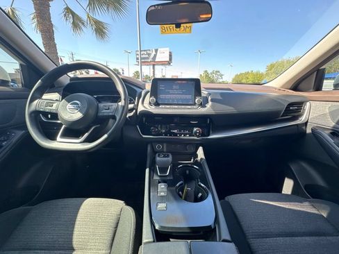 Used 2021 Nissan Rogue SV FWD image 16