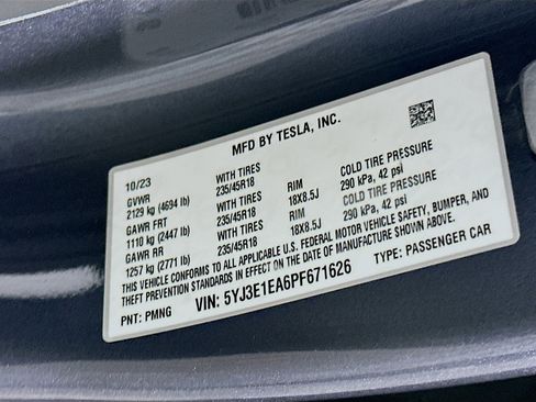 Used 2023 Tesla Model 3 Standard Range image 12