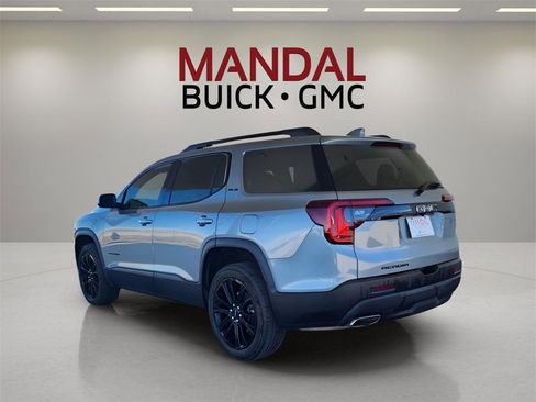 Used 2023 GMC Acadia SLE w/ Driver Convenience Package image 8