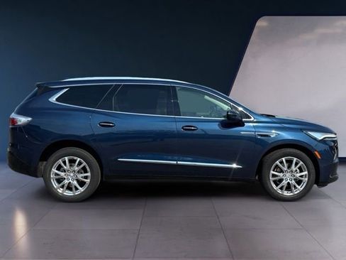Used 2024 Buick Enclave Essence w/ Experience Buick Package AWD/4WD image 6