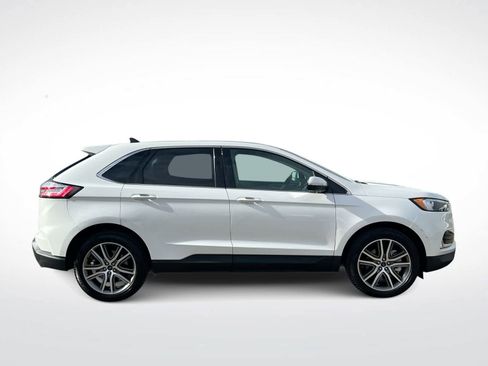 Used 2022 Ford Edge Titanium w/ Class II Trailer Tow Package image 9