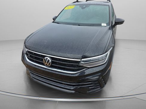 Used 2022 Volkswagen Tiguan SE R-Line image 8