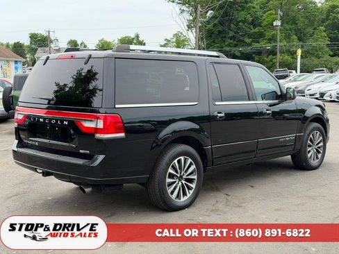 Used 2016 Lincoln Navigator L Select AWD/4WD image 5