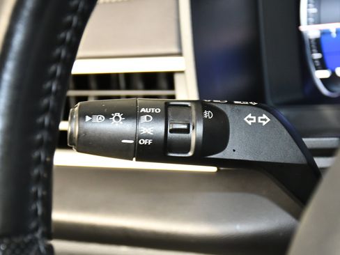 Used 2023 Mitsubishi Outlander SE image 22