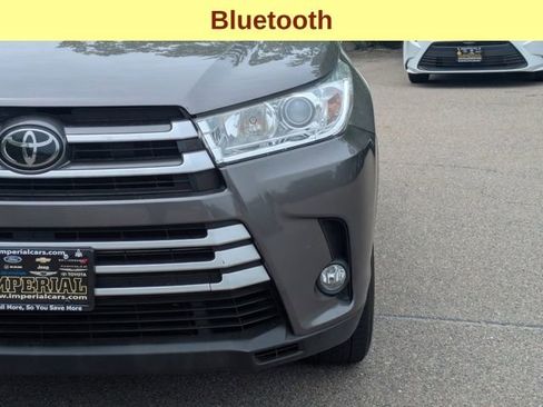 Used 2017 Toyota Highlander XLE AWD/4WD image 12