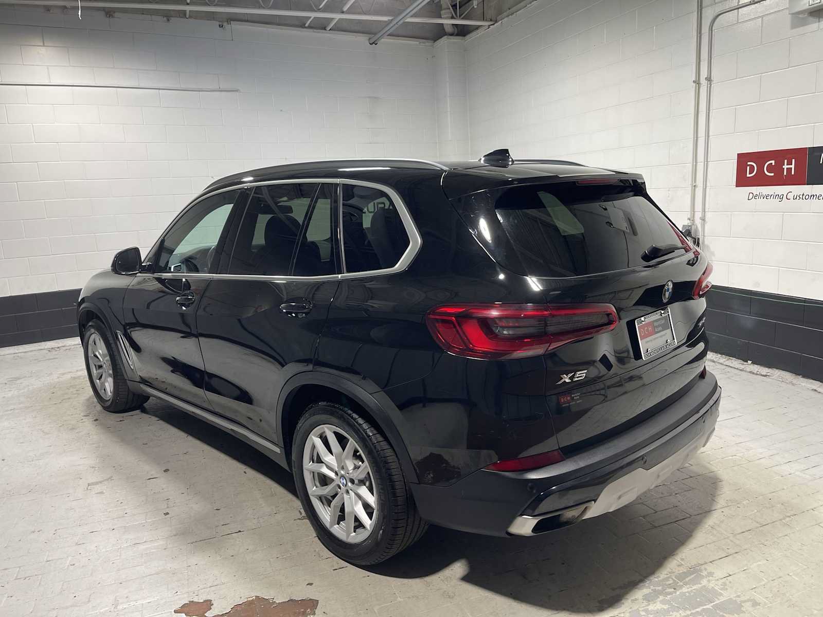 Used 2019 BMW X5 xDrive40i w/ Premium Package 2 AWD/4WD image 4