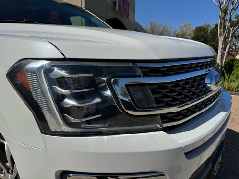 Used 2021 Ford Expedition King Ranch image 2