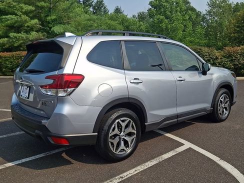Certified 2022 Subaru Forester Premium AWD/4WD image 6