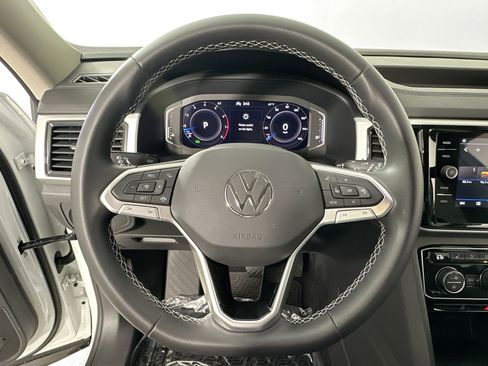 Used 2023 Volkswagen Atlas SE image 11