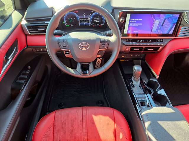 Used 2025 Toyota Camry XSE FWD image 14