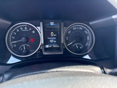 Used 2020 Toyota Tacoma SR5 AWD/4WD image 22