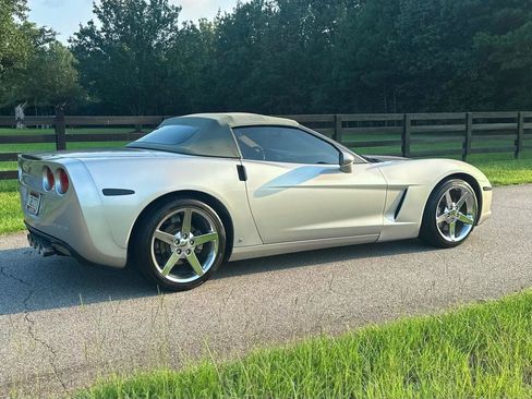Used 2006 Chevrolet Corvette Coupe w/ Preferred Equipment Group RWD image 8