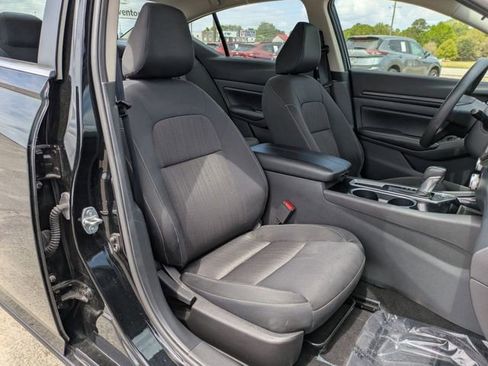 Used 2024 Nissan Altima 2.5 SV image 32