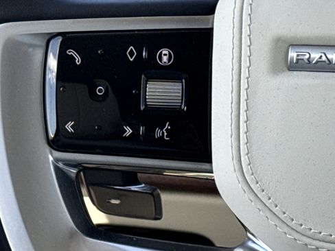 Used 2024 Land Rover Range Rover SE AWD/4WD image 19