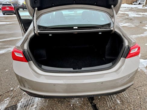 Used 2024 Chevrolet Malibu LT image 32