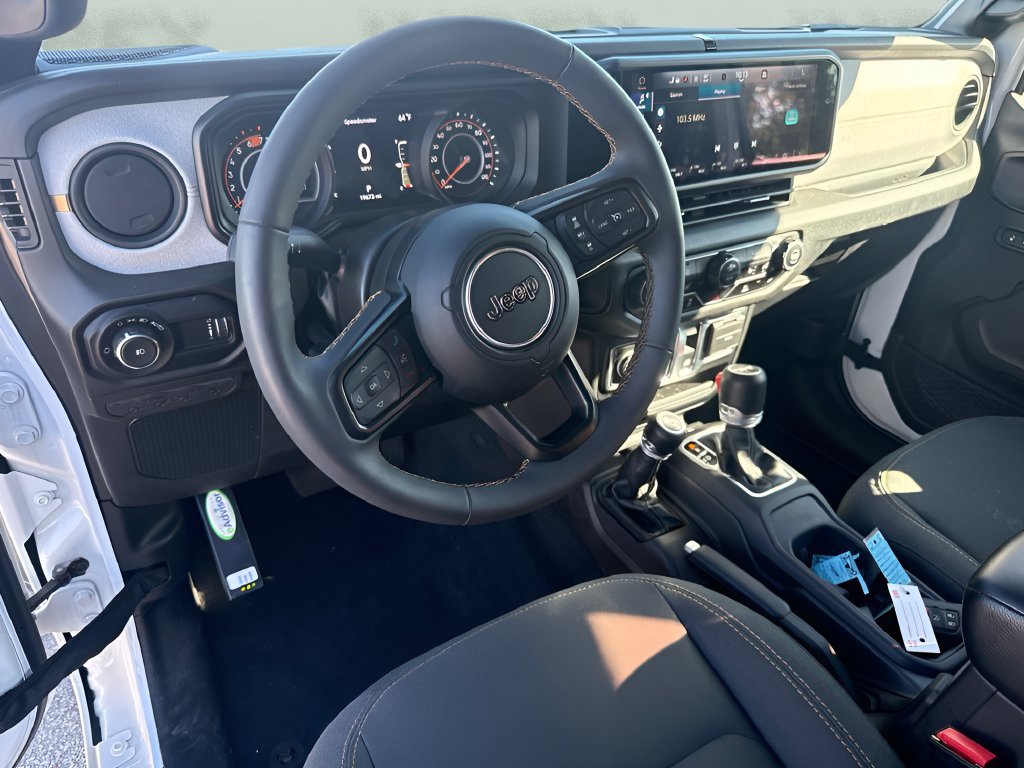 Used 2024 Jeep Wrangler Sport AWD/4WD image 10