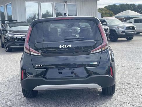 Used 2023 Kia Soul EX image 5