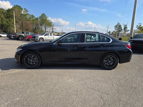 Used 2025 BMW 330i Sedan image 3