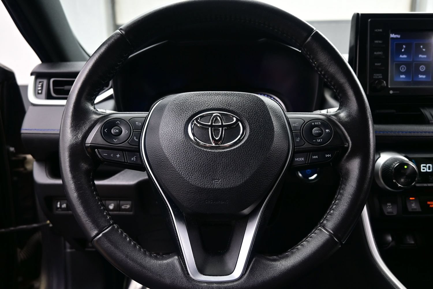 Used 2022 Toyota RAV4 SE w/ Convenience Package AWD/4WD image 24