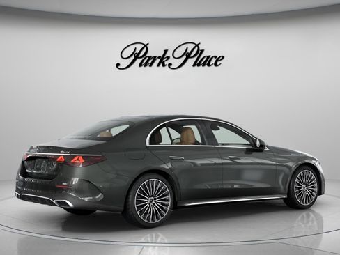 New 2026 Mercedes-Benz E 350 4MATIC Sedan image 21