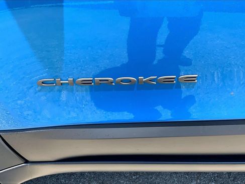 Used 2022 Jeep Cherokee Trailhawk w/ Sound & Nav Group AWD/4WD image 10