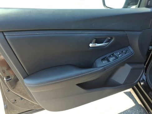 Used 2023 Nissan Sentra SV w/ All-Weather Package FWD image 6