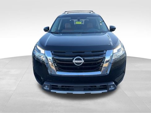 Used 2022 Nissan Pathfinder Platinum w/ Cargo Package image 3