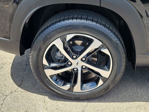 Used 2024 Chevrolet Trax RS w/ Sunroof Package FWD image 6