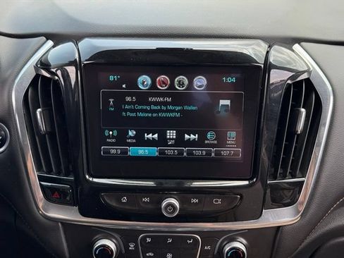 Used 2018 Chevrolet Traverse LT AWD/4WD image 3