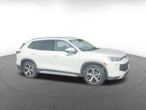 Used 2026 Volkswagen Tiguan SE FWD image 2