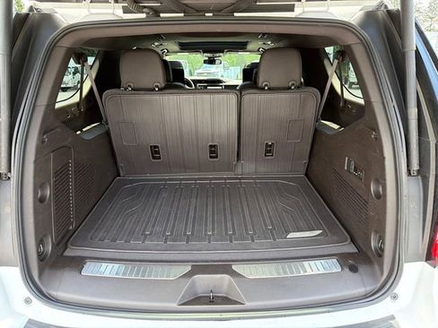 Used 2023 GMC Yukon XL Denali AWD/4WD image 18