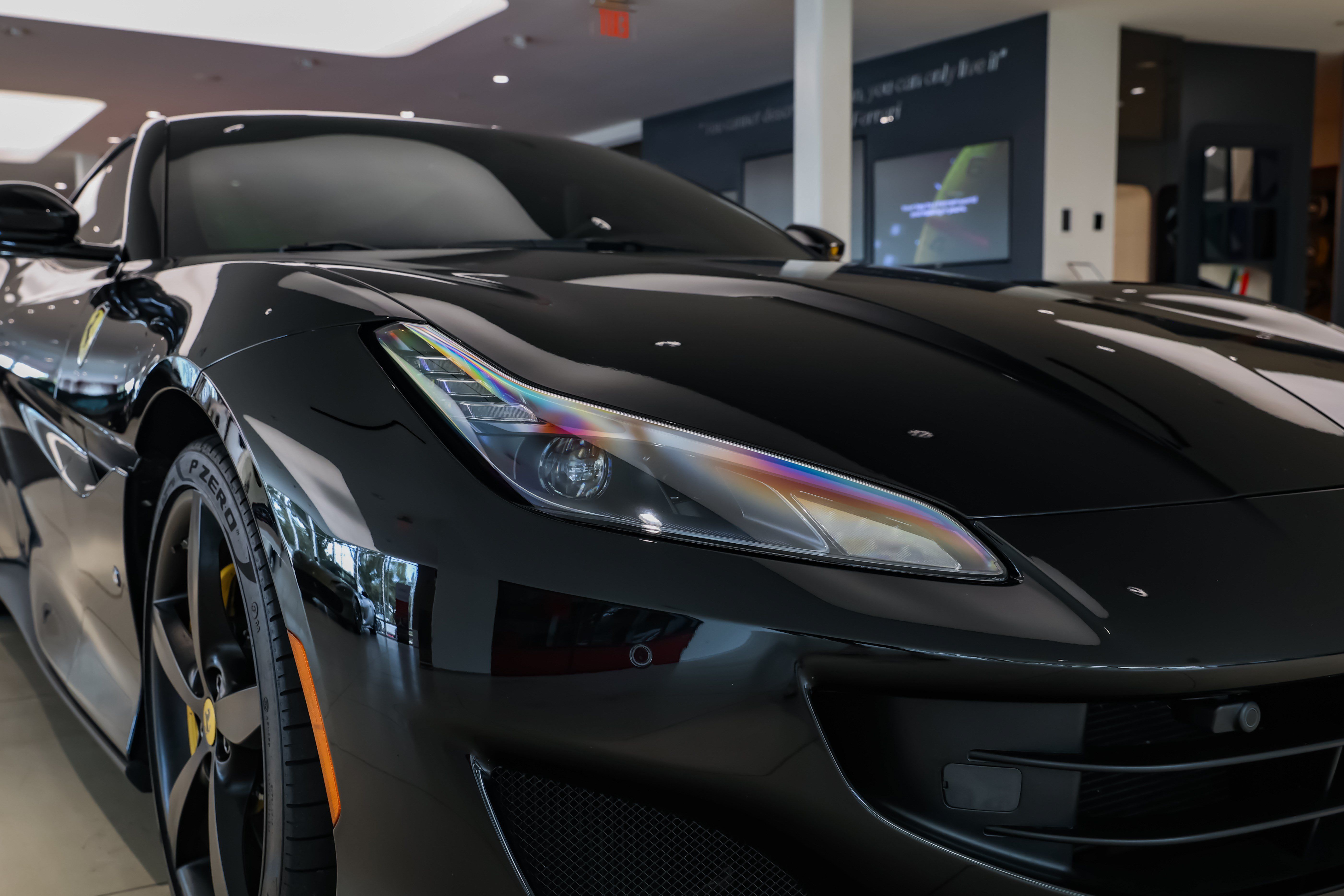 Used 2019 Ferrari Portofino RWD image 17