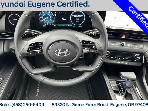 Used 2025 Hyundai Elantra SEL FWD image 19