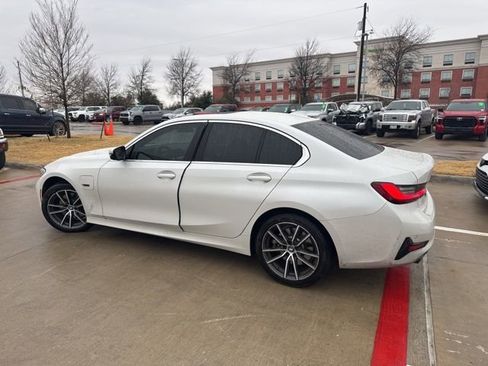 Used 2022 BMW 330e 330e iPerformance w/ Convenience Package image 4
