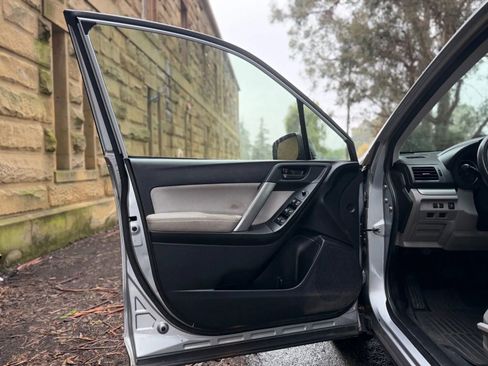 Used 2015 Subaru Forester 2.5i w/ Alloy Wheel Package image 6