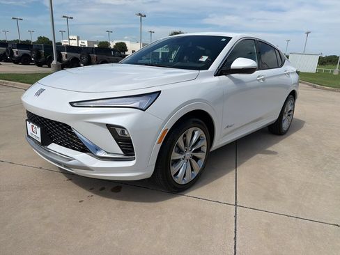 Used 2025 Buick Envista Avenir FWD image 1