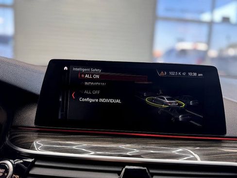 Used 2018 BMW 530e RWD image 17