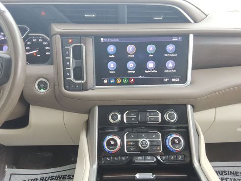 Used 2021 GMC Yukon Denali w/ Denali Premium Package image 14